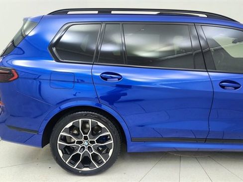 Used 2025 BMW X7 M60i image 7