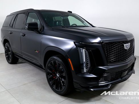 Used 2026 Cadillac Escalade V w/ LPO, ONYX Package AWD/4WD image 3