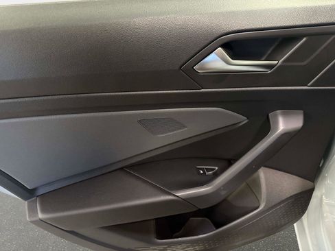 Used 2025 Volkswagen Jetta SE image 11