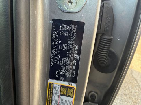 Used 2025 Kia Soul LX w/ LX Technology Package FWD image 27