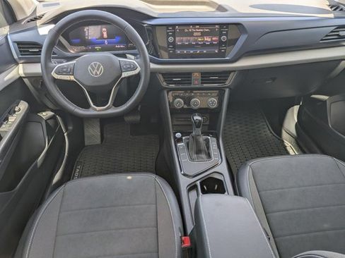 Used 2023 Volkswagen Taos SE w/ Panoramic Sunroof Package FWD image 19