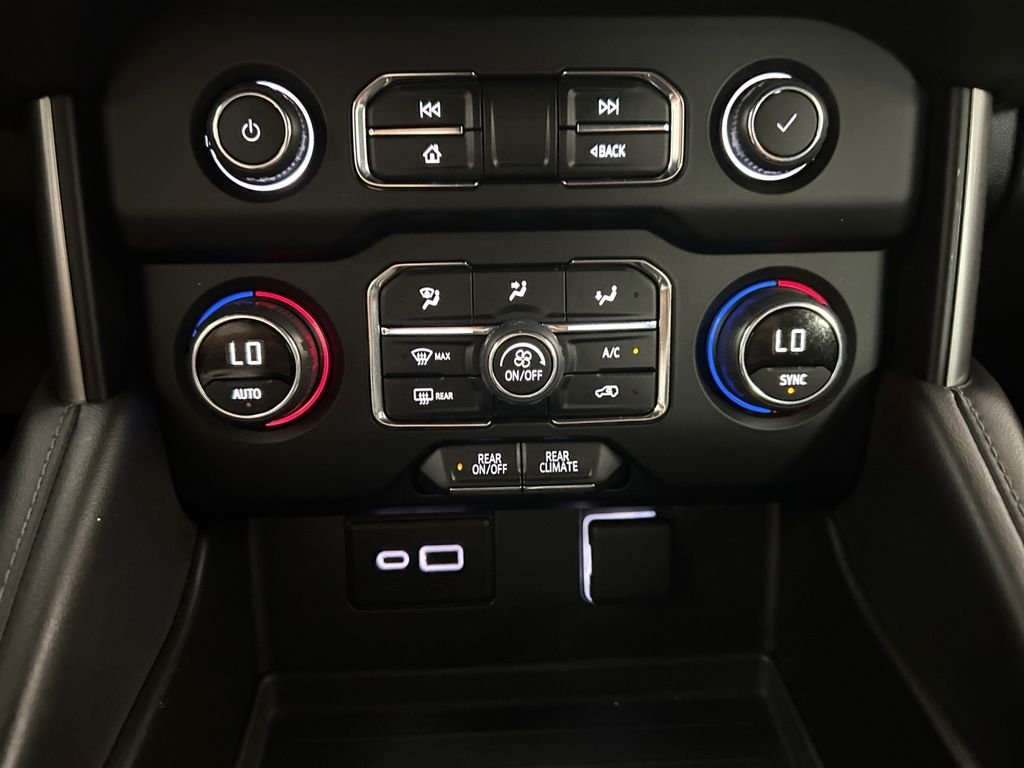 Used 2024 Chevrolet Tahoe LS RWD image 30