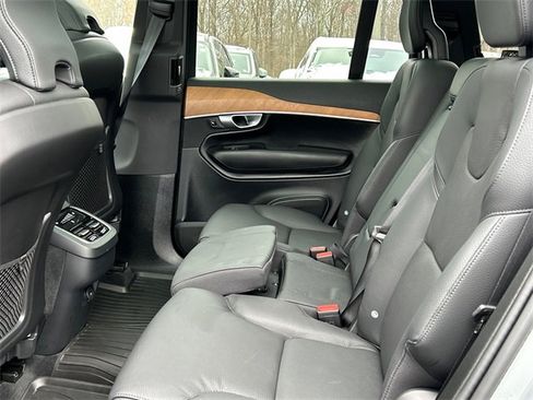 Used 2024 Volvo XC90 B6 Plus image 22