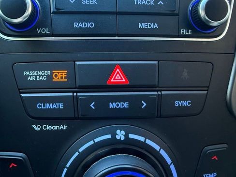 Used 2017 Hyundai Santa Fe Sport image 19