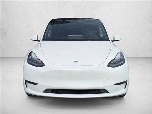 Used 2023 Tesla Model Y Long Range image 2