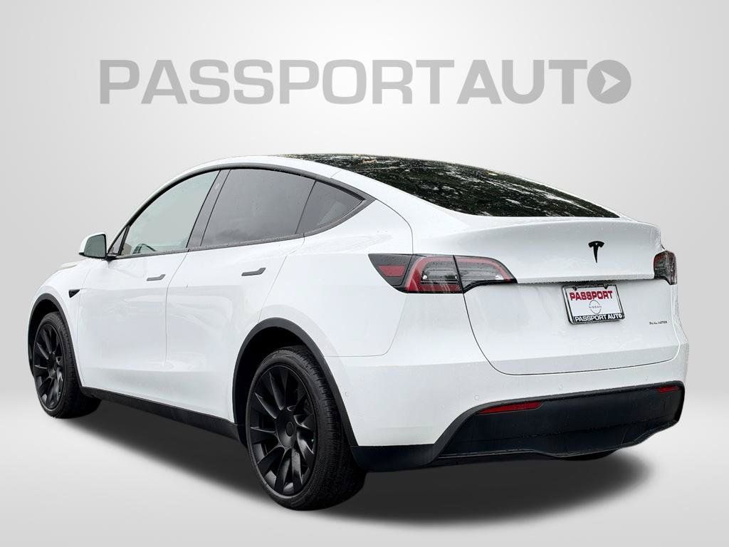 Used 2021 Tesla Model Y Long Range AWD/4WD image 4