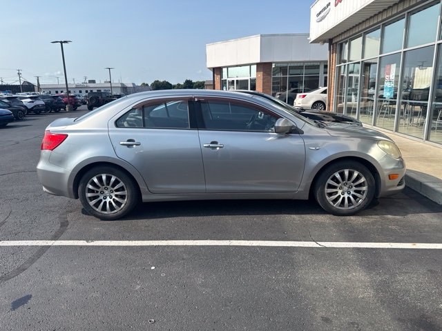 Used 2010 Suzuki Kizashi SE FWD image 3