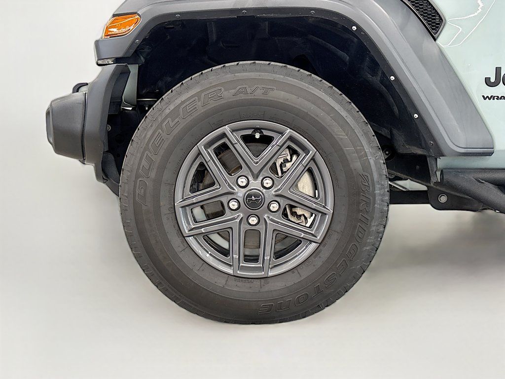 Used 2024 Jeep Wrangler Sport AWD/4WD image 25