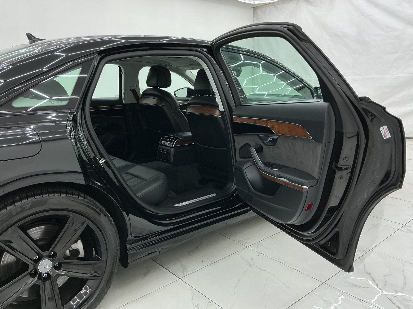 Used 2021 Audi A8 L 3.0T w/ Executive Plus Package AWD/4WD image 24