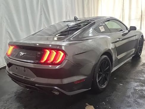 Used 2020 Ford Mustang Coupe RWD image 4