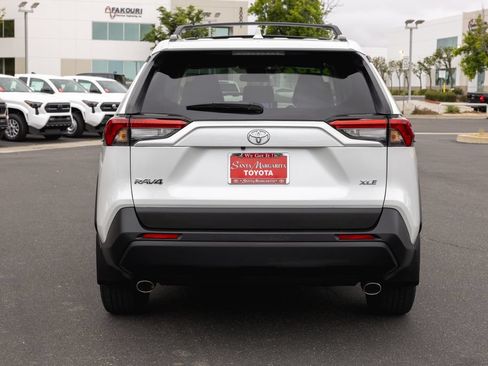Used 2023 Toyota RAV4 XLE Premium FWD image 6