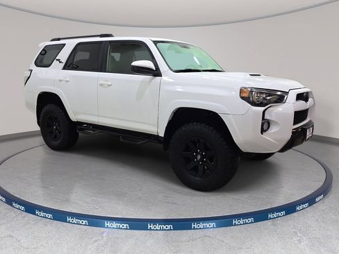 Used 2019 Toyota 4Runner TRD Off-Road AWD/4WD image 5
