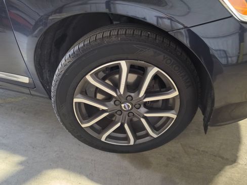 Used 2017 Volvo XC60 T6 Dynamic w/ Preferred Option Package AWD/4WD image 3