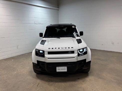 Used 2023 Land Rover Defender 110 X-Dynamic SE image 3