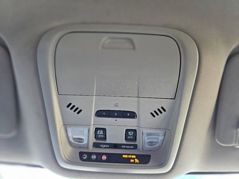 Used 2021 Buick Enclave Essence w/ Sound and Sites Package image 27