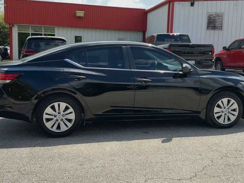 Used 2024 Nissan Sentra S image 9