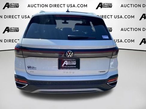 Used 2025 Volkswagen Taos SE AWD/4WD image 5