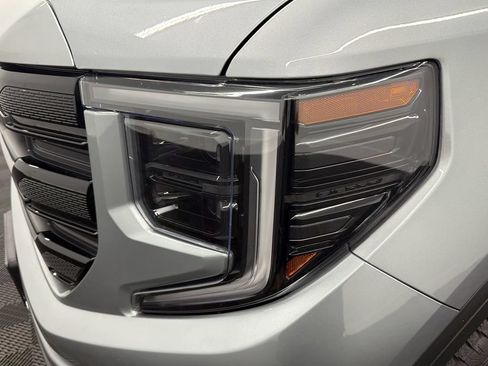 Used 2025 GMC Sierra 1500 Elevation w/ Elevation Premium Package AWD/4WD image 11