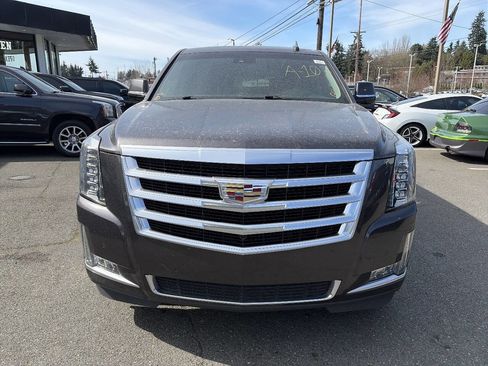Used 2017 Cadillac Escalade ESV Luxury image 8