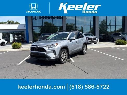 Used 2019 Toyota RAV4 XLE Premium AWD/4WD image 1