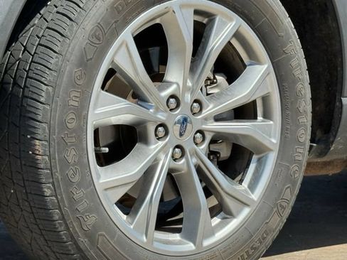 Used 2021 Ford Explorer Limited w/ Equipment Group 301A RWD image 8
