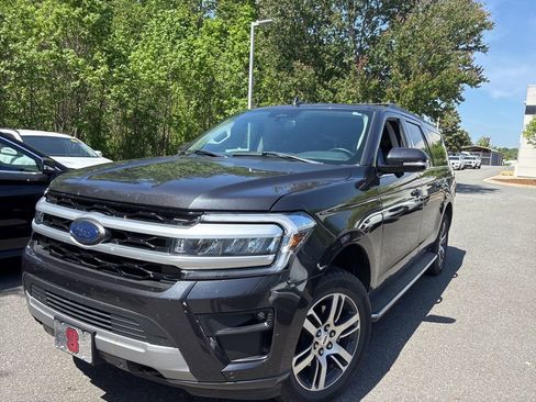 Used 2022 Ford Expedition Max XLT image 2