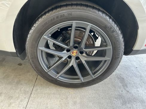 Used 2023 Porsche Macan Turbo AWD/4WD image 19