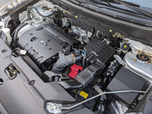 Used 2018 Mitsubishi Outlander Sport ES image 41