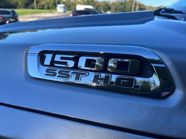Used 2025 RAM 1500 Limited AWD/4WD image 14