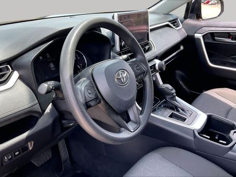 Used 2025 Toyota RAV4 XLE FWD image 16