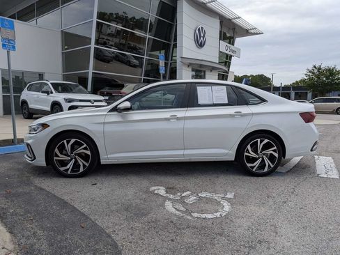 Certified 2026 Volkswagen Jetta SEL FWD image 3