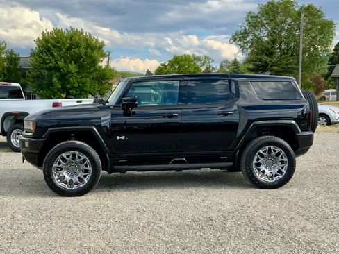 New 2025 GMC Hummer EV 3X w/ LPO, Illumination Package image 2