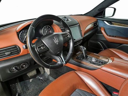 Used 2022 Maserati Levante GT AWD/4WD image 3