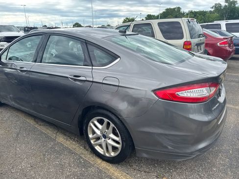 Used 2014 Ford Fusion SE FWD image 17