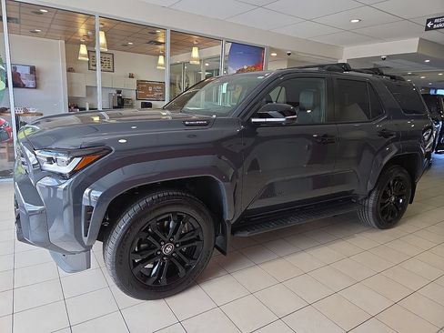 New 2026 Toyota 4Runner Platinum AWD/4WD image 2