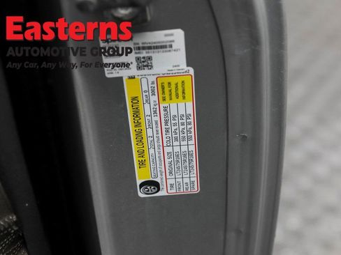 Used 2018 Chevrolet Express 2500 w/ Enhanced Convenience Package image 30