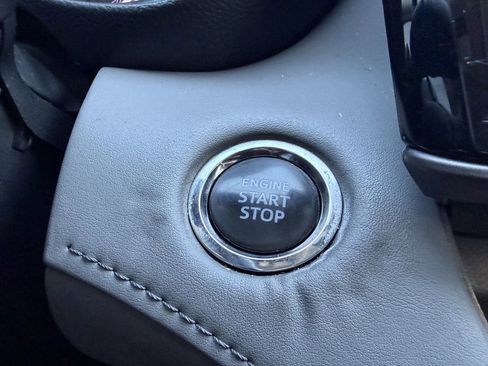 Used 2023 Toyota Highlander XLE FWD image 28