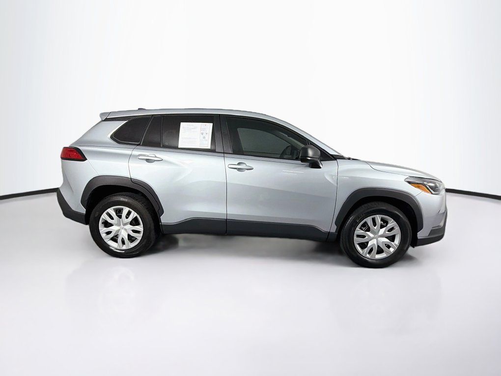 Used 2025 Toyota Corolla Cross L FWD image 11