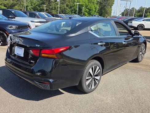 Used 2022 Nissan Altima 2.5 SV AWD/4WD image 12