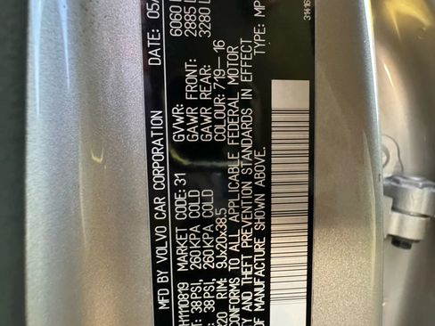 Used 2017 Volvo XC90 T6 Momentum w/ Vision Package image 35