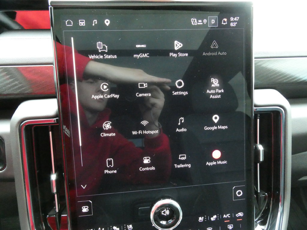 Certified 2025 GMC Yukon XL AT4 w/ AT4 Premium Package AWD/4WD image 36