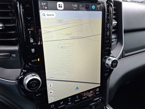 Used 2022 RAM 2500 Big Horn w/ Level C Equiment Group image 15