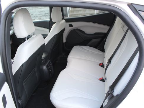 Used 2023 Ford Mustang Mach-E Premium image 19