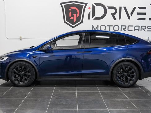Used 2022 Tesla Model X image 17