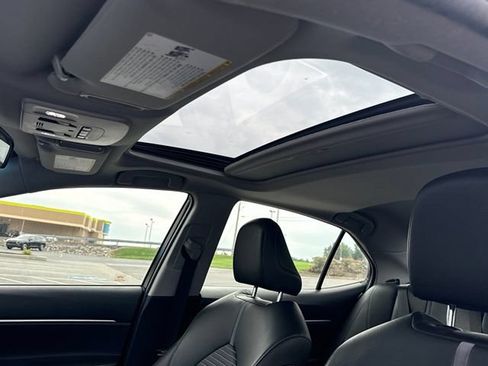 Used 2018 Toyota Camry SE w/ Moonroof Package FWD image 18