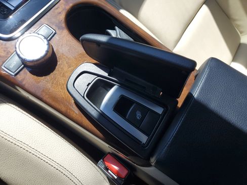 Used 2016 Mercedes-Benz SLK 300 image 21