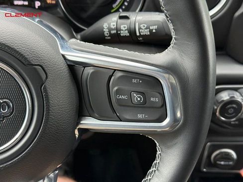 Used 2023 Jeep Wrangler Unlimited Sahara w/ Cold Weather Group AWD/4WD image 23