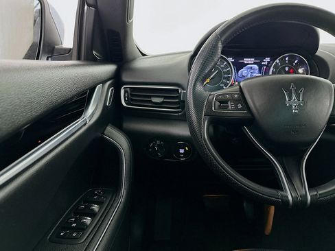 Used 2023 Maserati Levante Modena image 10