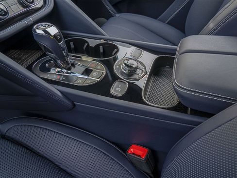 New 2025 Bentley Bentayga image 16