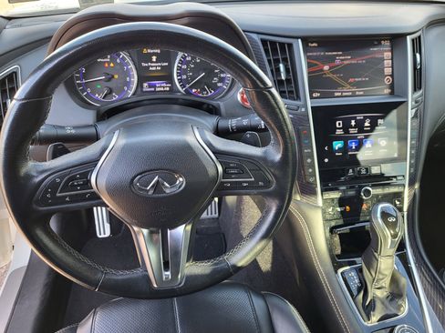 Used 2018 INFINITI Q60 Red Sport 400 w/ Sensory Package 3.0T Sport image 18